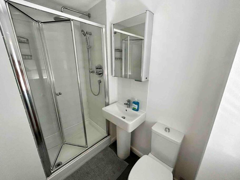 Home In Southsea With Hot Tub, Close To The Sea بورتسماوث المظهر الخارجي الصورة